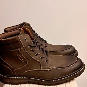 Brand new man shoes NWT size 10 , still in box